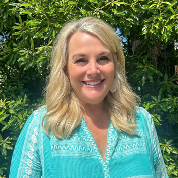 Portrait of Andi Thomas, Sales Associate, Realtor ®